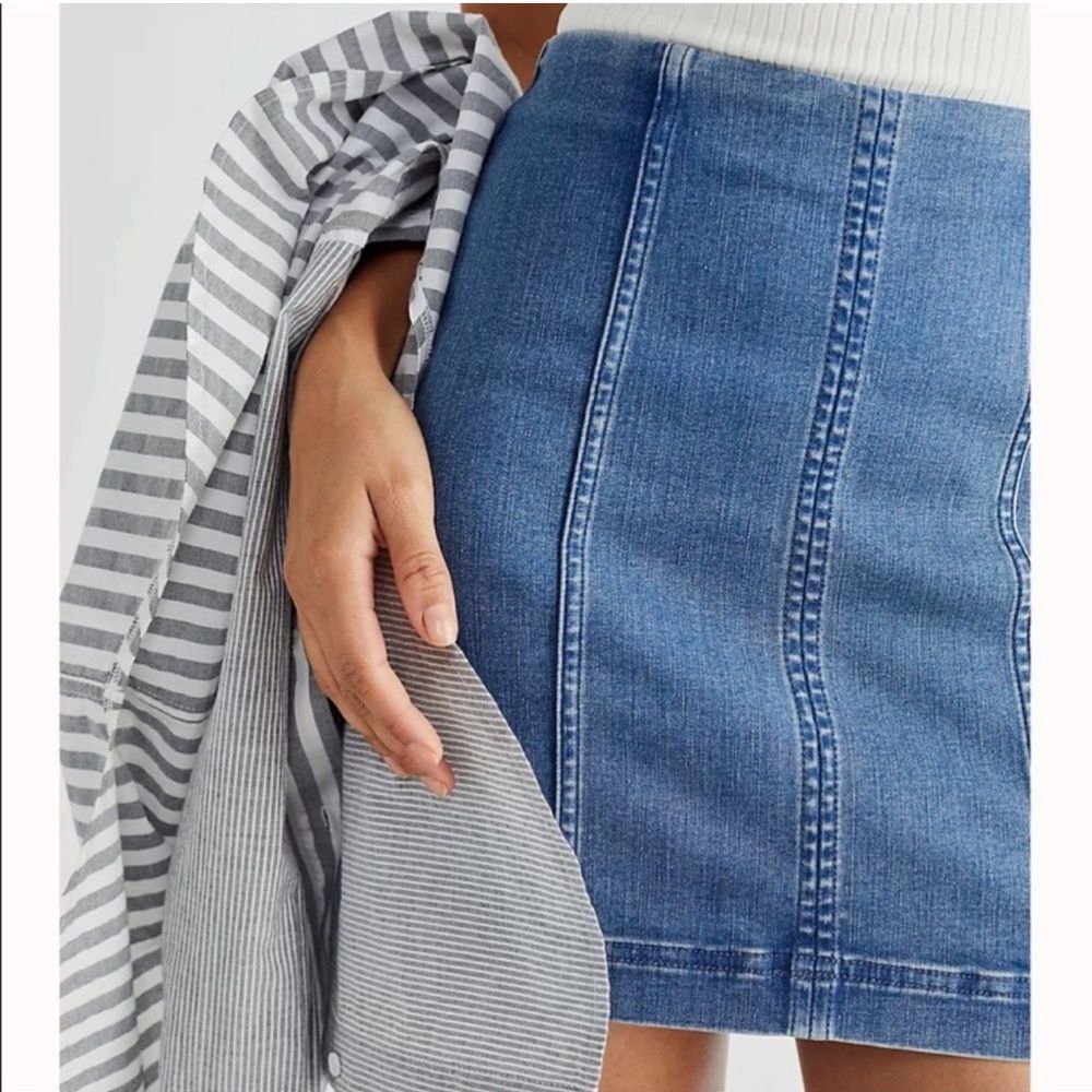 Free People Modern Femme Denim Mini Skirt in Faded Indigo | SZ 4 - Picture 9 of 14